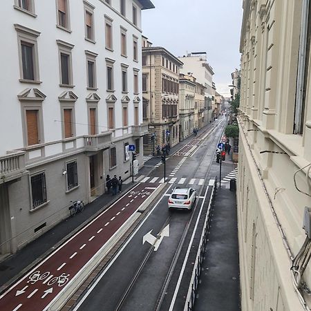 Cavour 83 Prestige House By 360Rentals Firenze Bagian luar foto