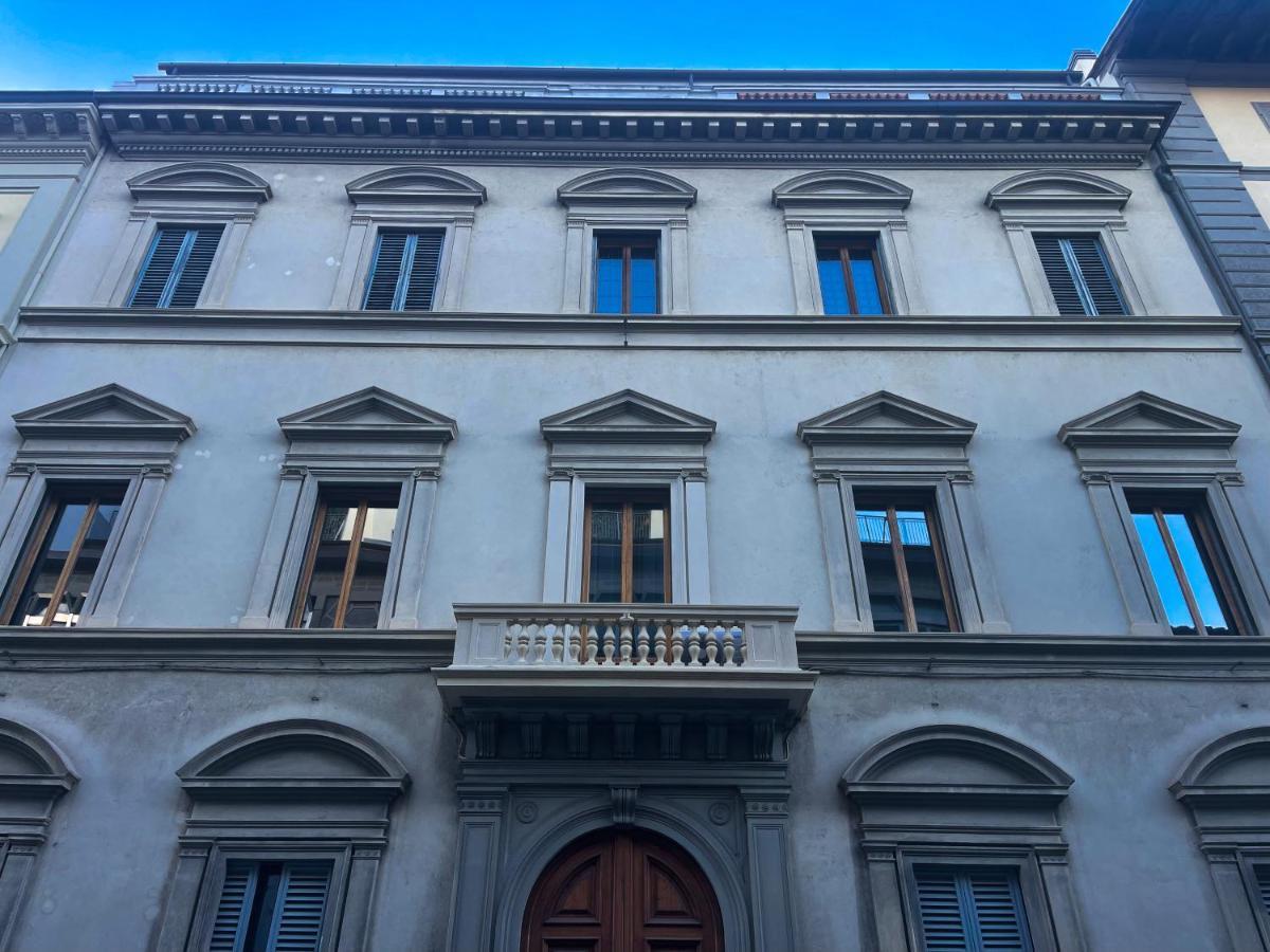 Cavour 83 Prestige House By 360Rentals Firenze Bagian luar foto
