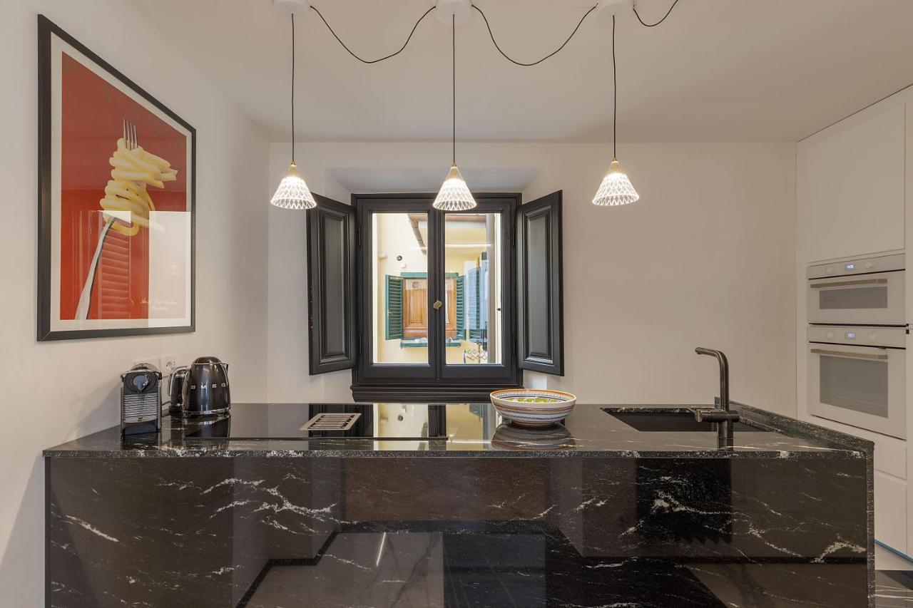 Cavour 83 Prestige House By 360Rentals Firenze Bagian luar foto