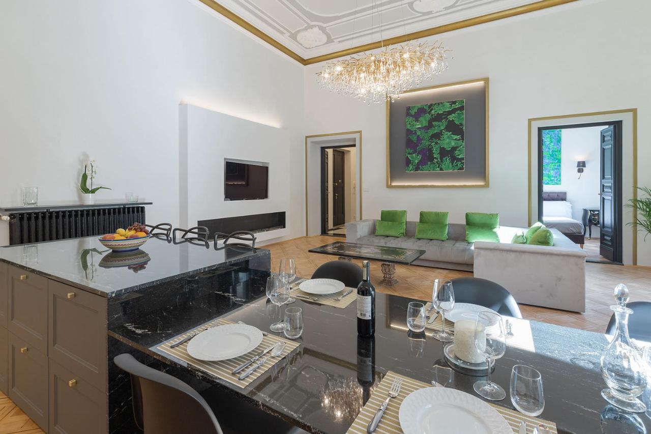 Cavour 83 Prestige House By 360Rentals Firenze Bagian luar foto