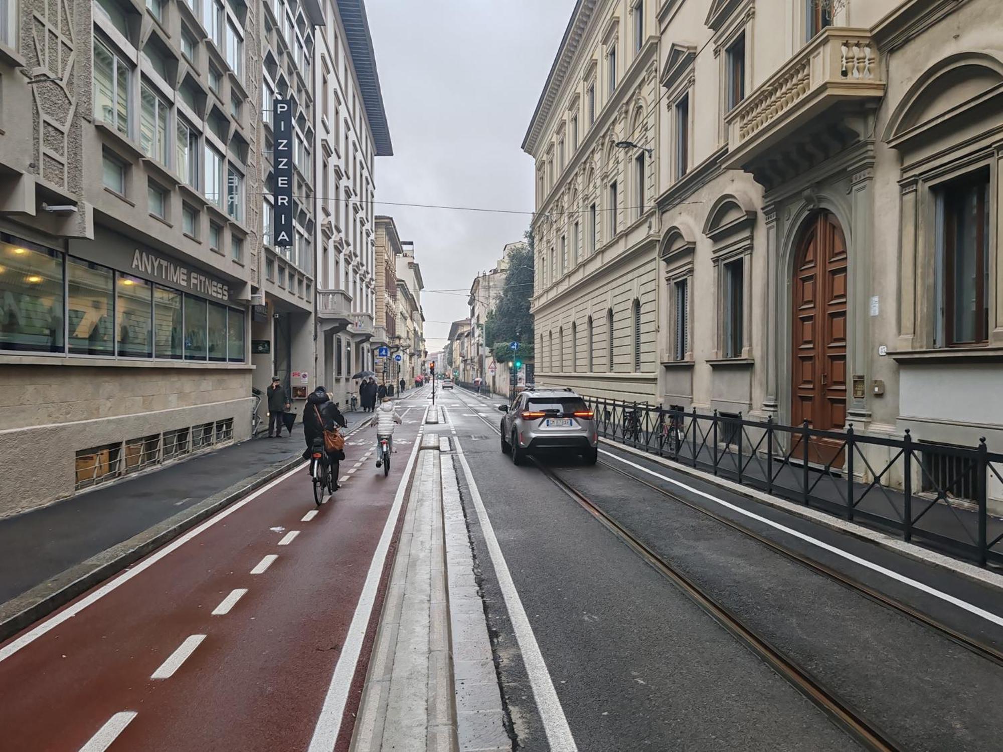 Cavour 83 Prestige House By 360Rentals Firenze Bagian luar foto