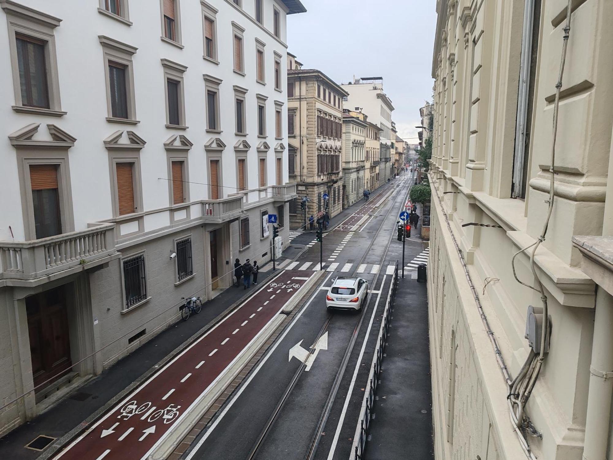 Cavour 83 Prestige House By 360Rentals Firenze Bagian luar foto
