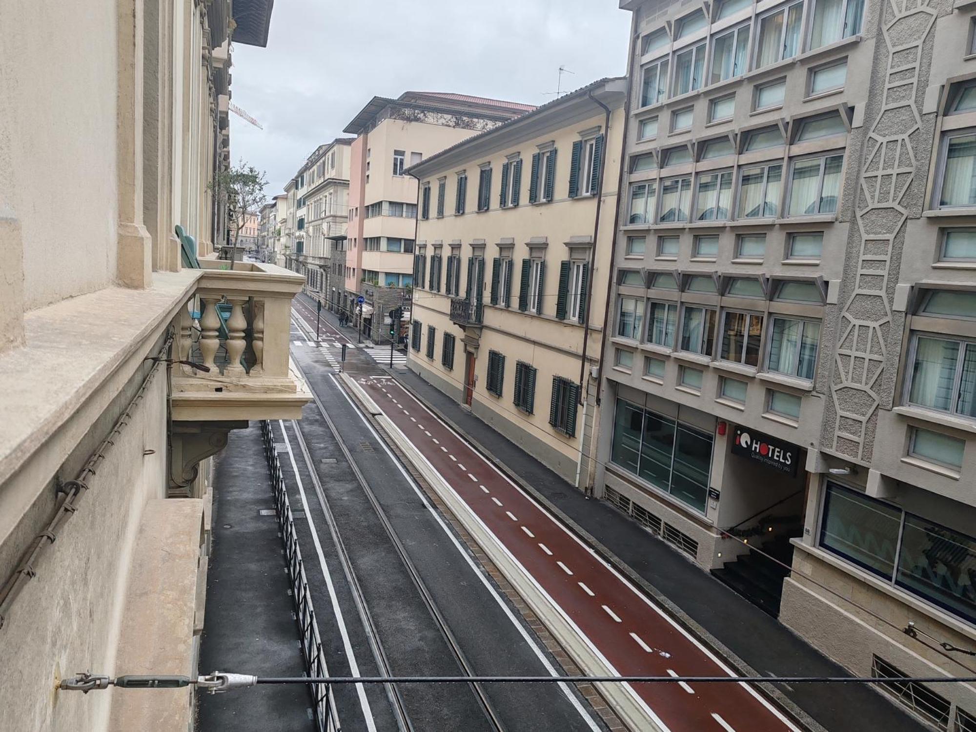 Cavour 83 Prestige House By 360Rentals Firenze Bagian luar foto